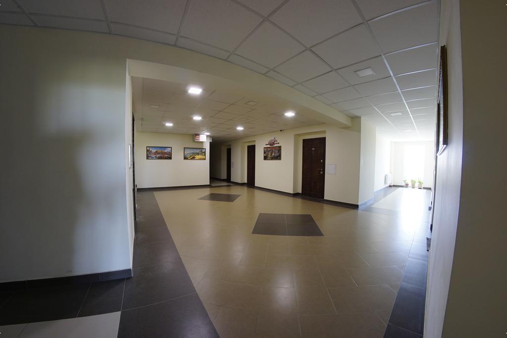 54A Tselinogradskaia Str At Alekseevka Underground Charkov Exteriér fotografie