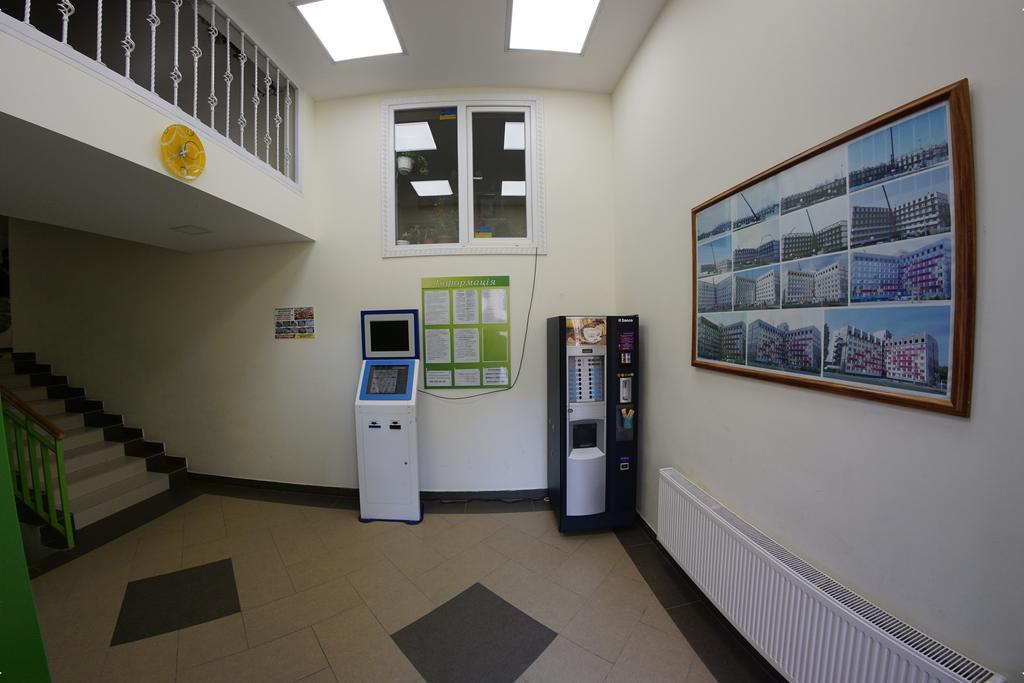 54A Tselinogradskaia Str At Alekseevka Underground Charkov Exteriér fotografie